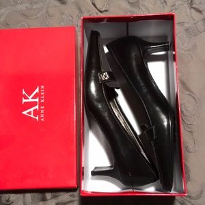 Anne Klein Black heel
